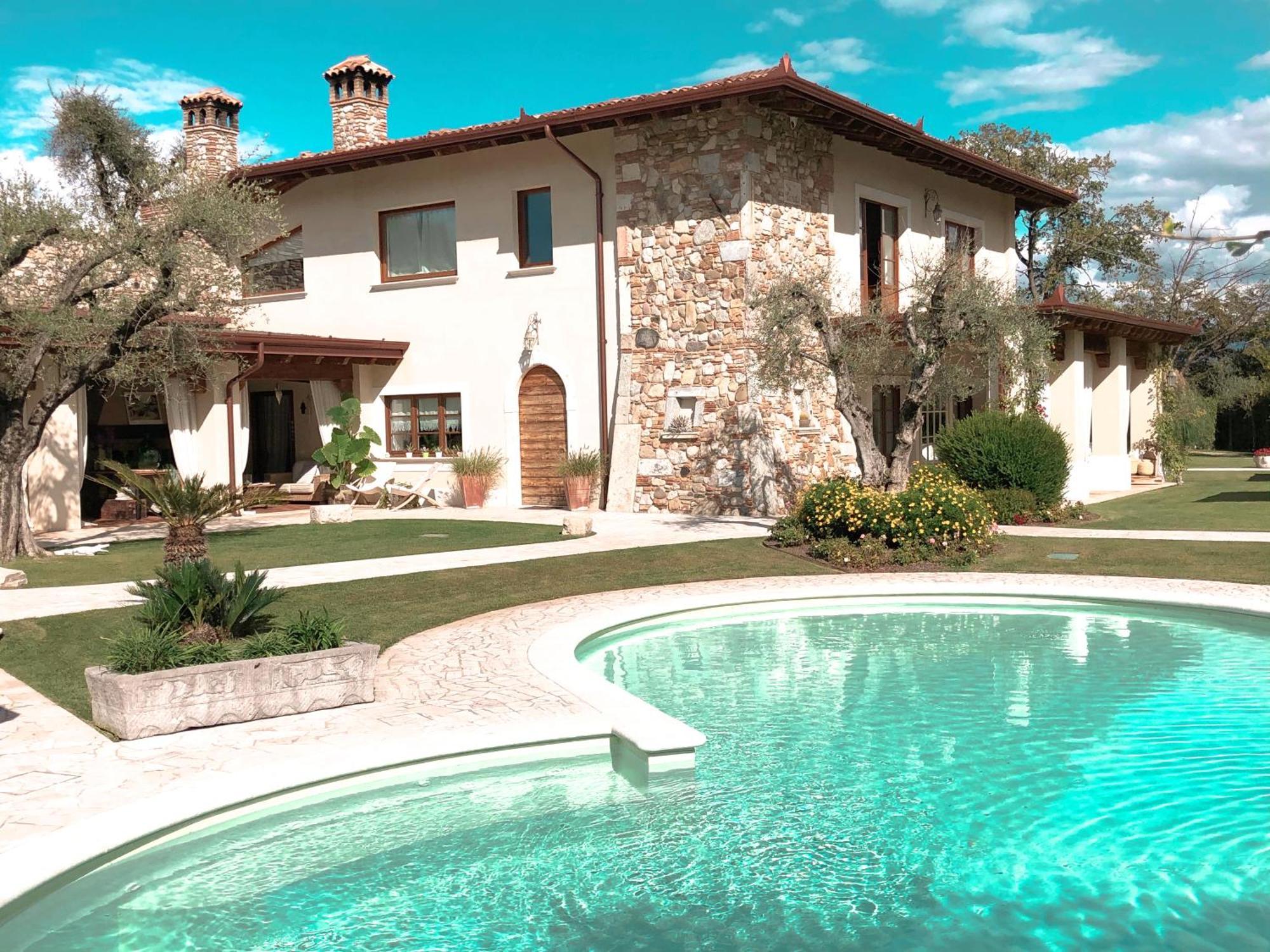 Villa Mario Resort Salo Bagian luar foto