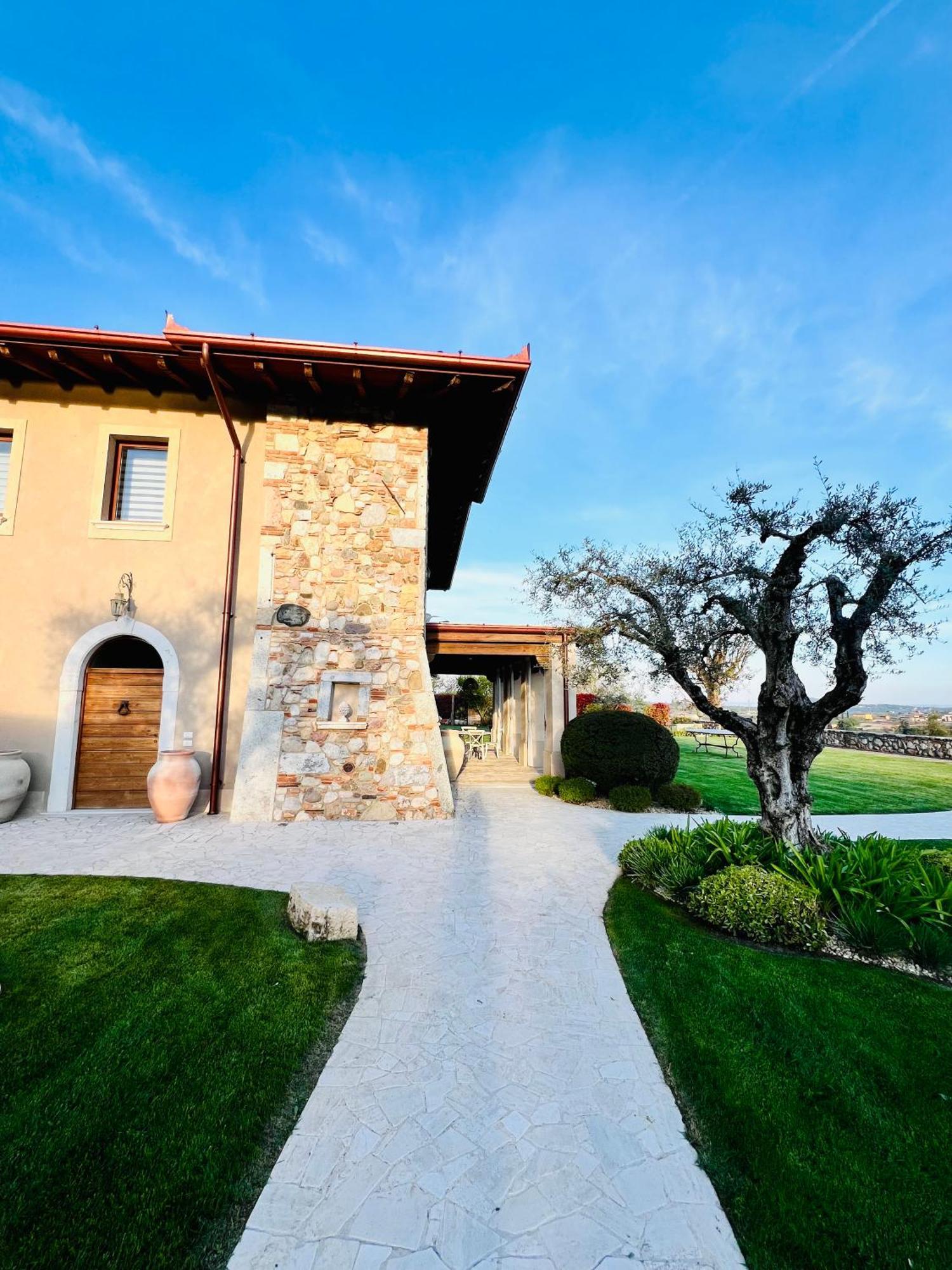 Villa Mario Resort Salo Bagian luar foto