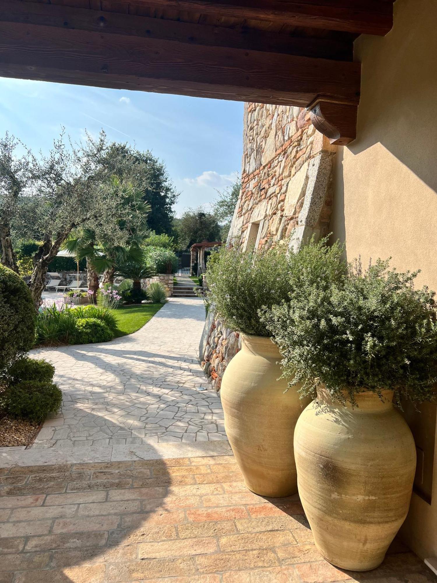 Villa Mario Resort Salo Bagian luar foto
