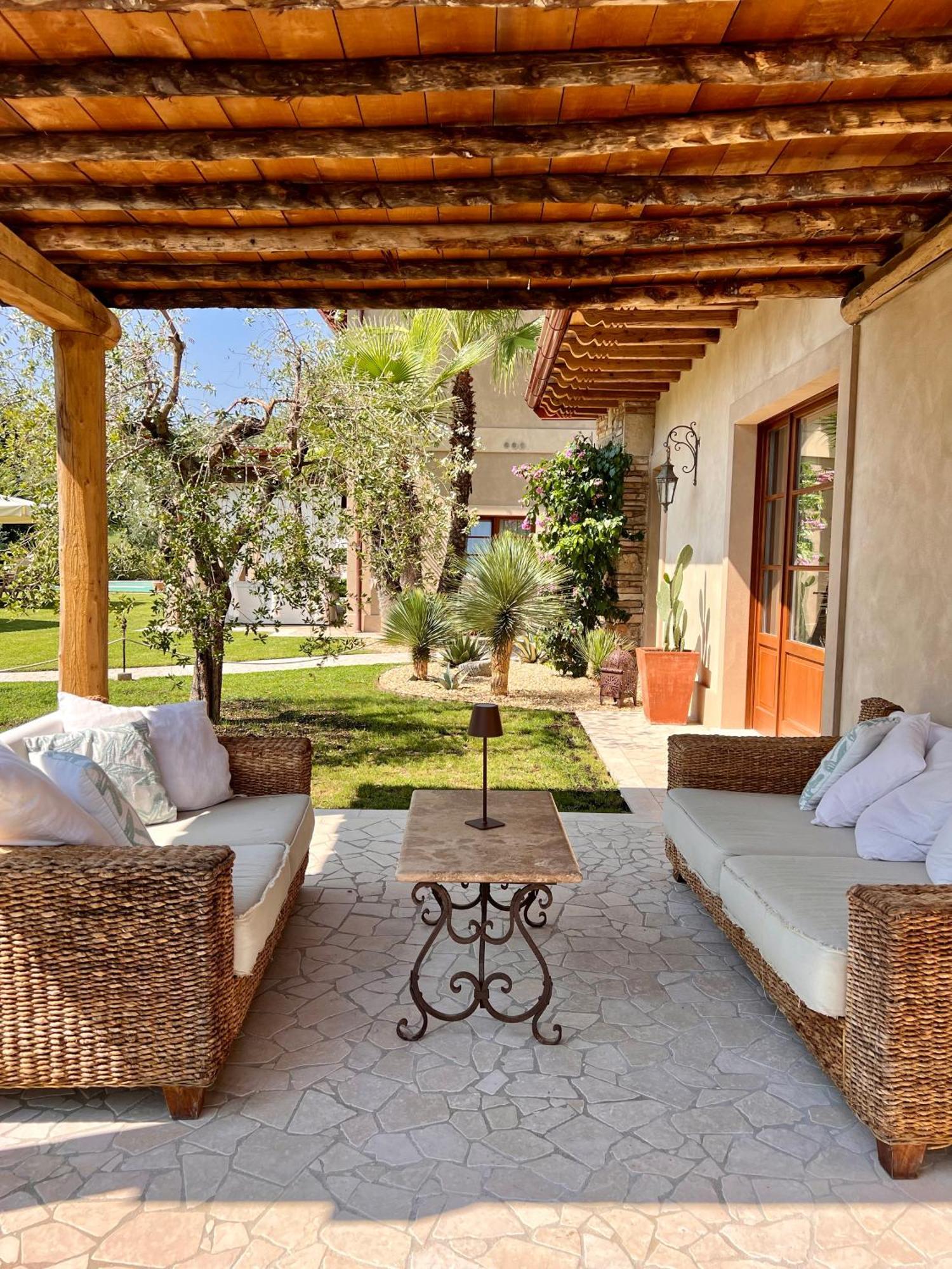 Villa Mario Resort Salo Bagian luar foto