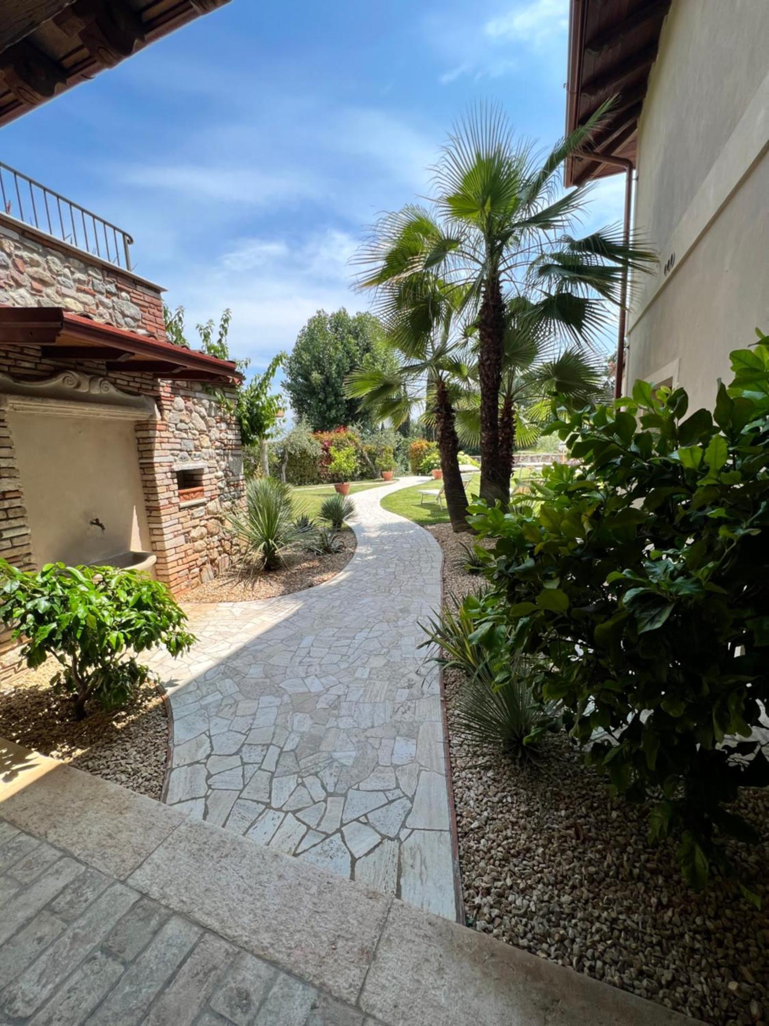 Villa Mario Resort Salo Bagian luar foto