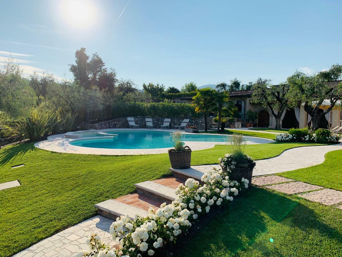 Villa Mario Resort Salo Bagian luar foto